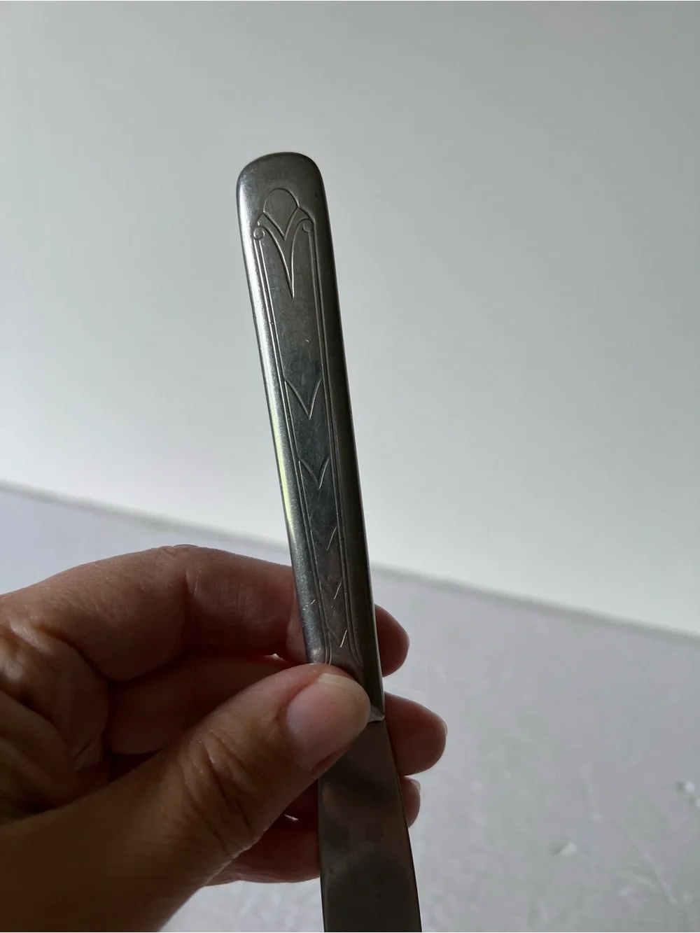 Ekco Kenilworth & Company Stainless Flatware Art Deco Style Spoon 2 Dinner Knive